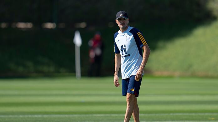 Spaniens Trainer versichert: "Wir werden spielen, um zu gewinnen": Luis Enrique beim Training.