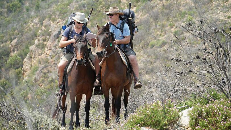 Konny Reimann (r.) und Mike Süsser auf dem Pferd in Südafrika Konny Reimann (r.) und Mike Süsser auf dem Pferd in Südafrika