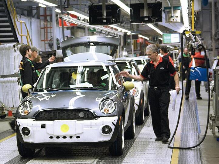 Produktion von Mini-Fahrzeugen im Werk Oxford in Großbritannien.