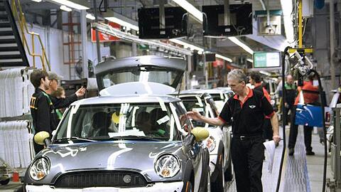 Produktion von Mini-Fahrzeugen im Werk Oxford in Großbritannien.