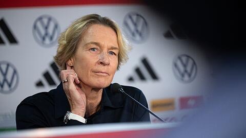 "Mein ganzes Interesse gilt dem Wohl und dem Erfolg dieser mir ans Herz gewachsenen Mannschaft und allen Spielerinnen", postet Bundestrainerin Martina Voss-Tecklenburg bei Instagram.