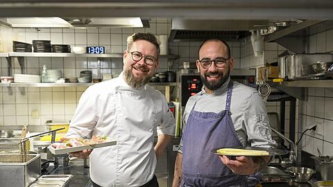 Jacob Weiß und Patrick Mertens ergänzen sich in der Küche perfekt.