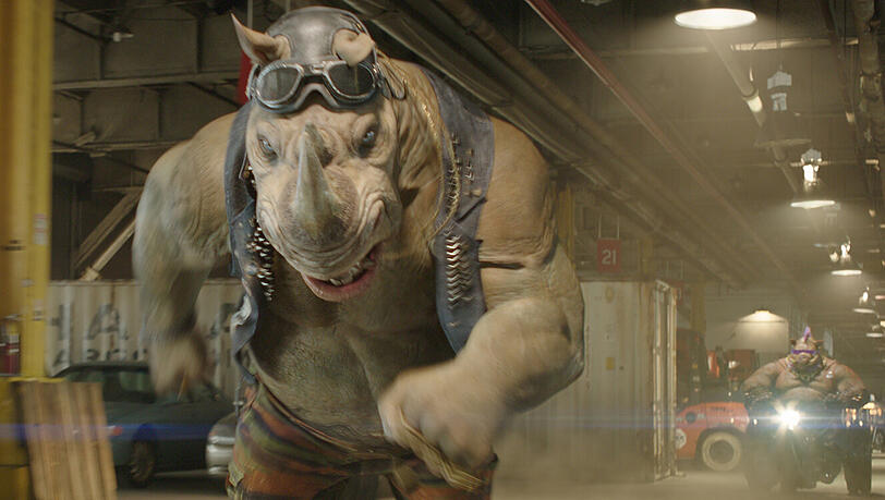 Dick und doof: Nashorn-Mutant Rocksteady ist eine der Figuren, auf die sich im Vorfeld viele Fans freuten. Dick und doof: Nashorn-Mutant Rocksteady ist eine der Figuren, auf die sich im Vorfeld viele Fans freuten.