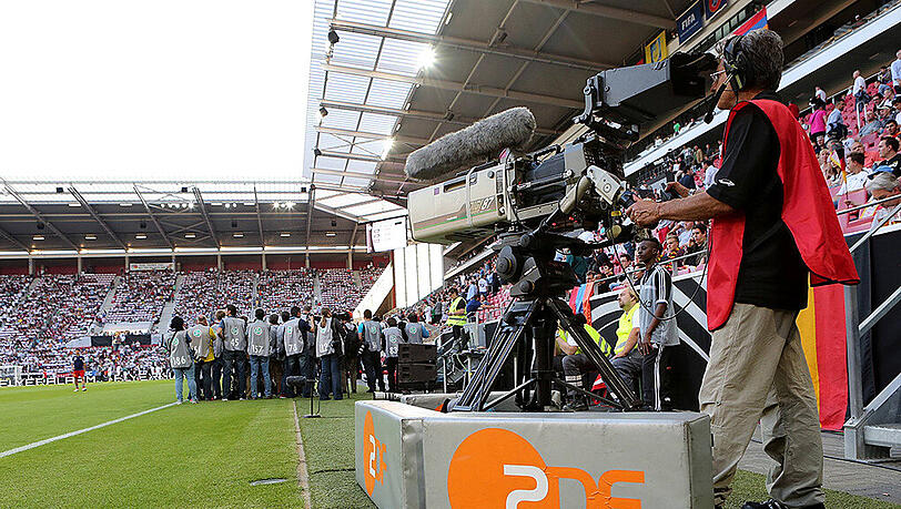 Das ZDF überträgt am Mittwoch die Champions-League-Partie des FC Bayern bei Atlético Madrid live. Das ZDF überträgt am Mittwoch die Champions-League-Partie des FC Bayern bei Atlético Madrid live.