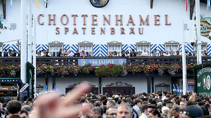 Im Schottenhamel wird traditionell das Oktoberfest er&ouml;ffnet. (Archivbild)
