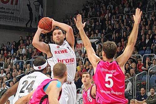 Bamberg gegen Bonn, das waren schon immer heiße Duelle in der Bundesliga und in den Playoffs: Jetzt geht's wieder los, Suput hoffentlich wieder mit Elan und Wurfglück.
