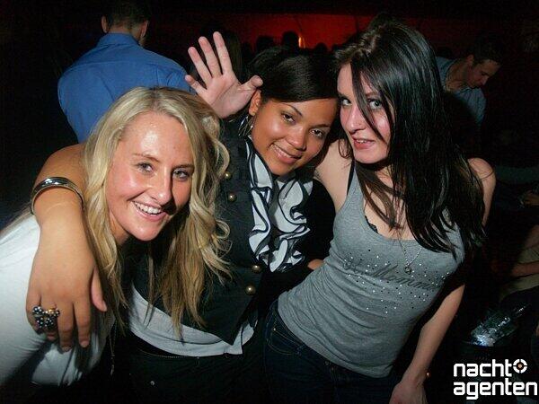 "Big Bill Bar" im Ruby (Freitag 11.11.2011). Mehr Fotos von dieser Party sehen Sie unter: