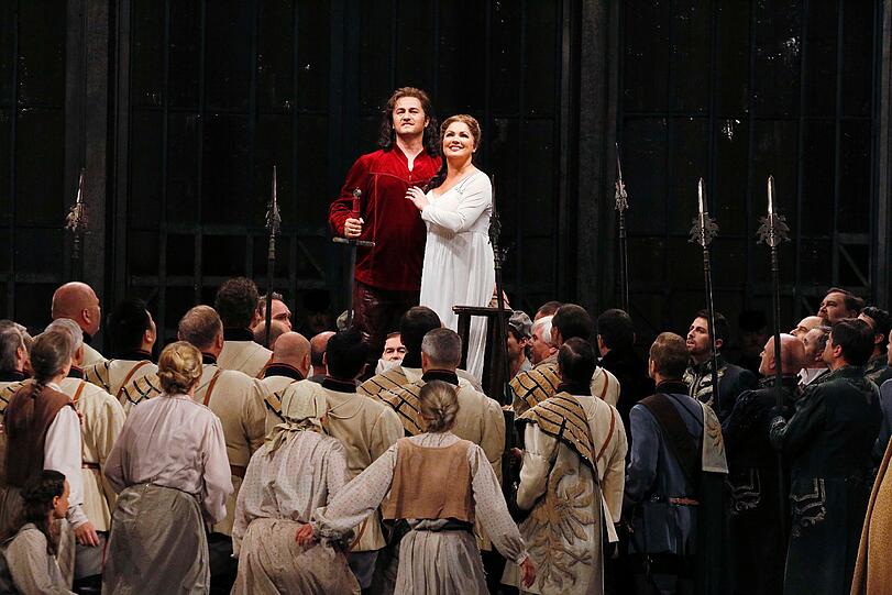 Piotr Beczala (Lohengrin) und Anna Netrebko (Elsa von Brabant).