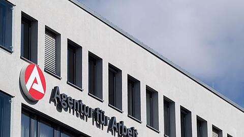 Die Corona-Krise macht dem Arbeitsmarkt schwer zu schaffen. Es wird ein weiterer Ansteig der Arbeitslosenzahlen erwartet.