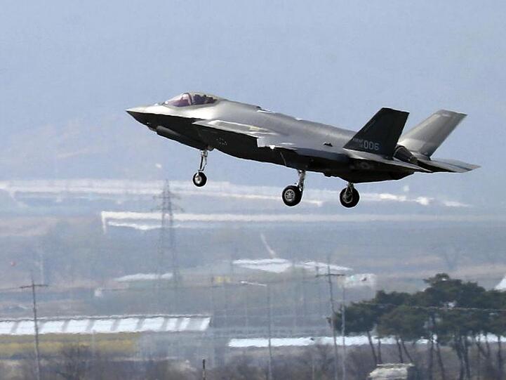 Die USA machen Ernst und werfen die Türkei wegen des Kaufs eines russischen Raketenabwehrsystems aus dem F-35- Kampfjet-Programm.