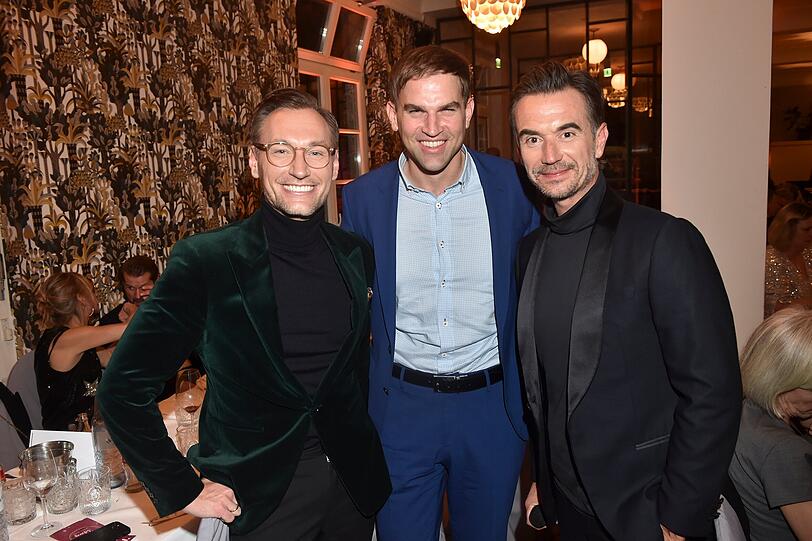 CSU-Landtagsabgeordneter Maximilian Böltl (Mitte), mit Ehemann Thomas Gierling (li.) und Entertainer Florian Silbereisen