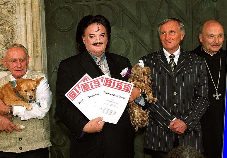 Münchens bekanntester BISS-Verkäufer Karl-Heinz Wendicke ist tot. Bilder aus seinem Leben