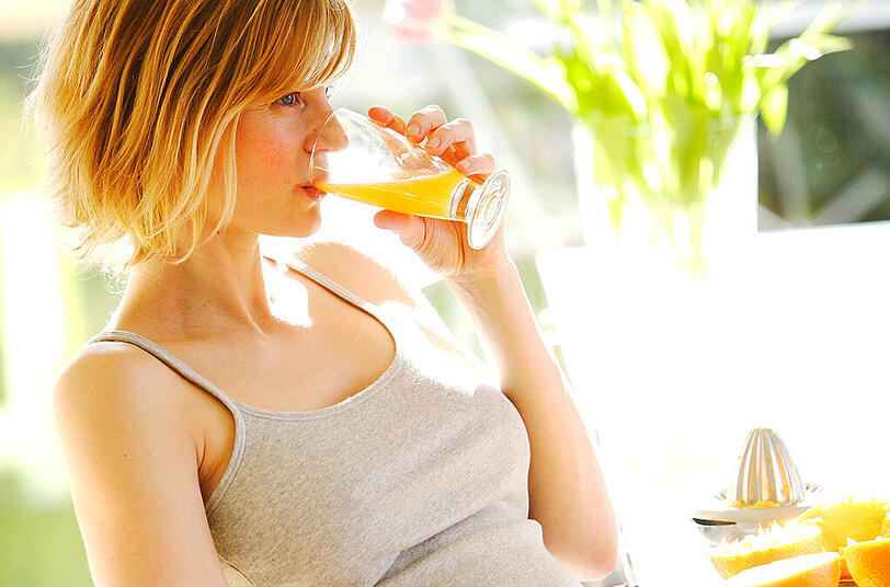 Wer schwanger ist, sollte immer darauf achten, genug Vitamine zu sich zu nehmen