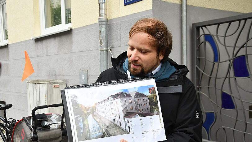 Der Münchner SPD-Vize-Chef Anno Dietz zeigt eine Visualisierung des Luxusprojekts am Neudeck.