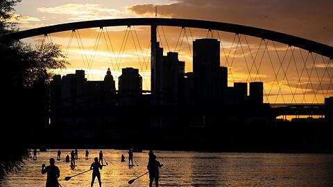 Frankfurt ist von einem Reisemagazin zu einem der "Best Places to Go" gekürt worden. (Archivbild)