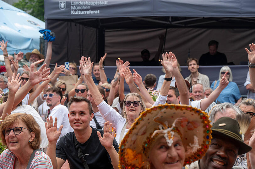 Gute Stimmung bei den vielen Auftritten am Marienplatz. Gute Stimmung bei den vielen Auftritten am Marienplatz.