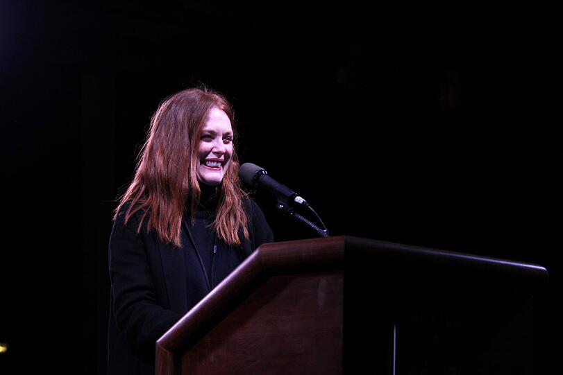 Juliane Moore kämpft entschieden gegen Donald Trump