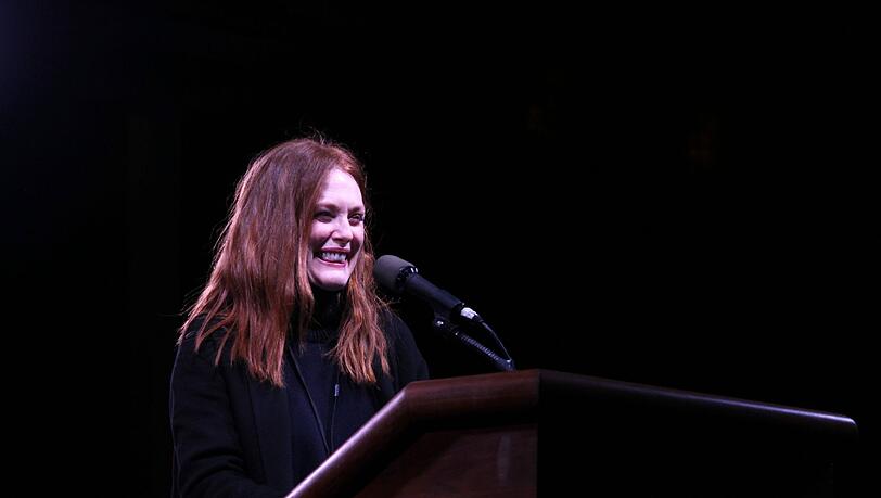 Juliane Moore kämpft entschieden gegen Donald Trump Juliane Moore kämpft entschieden gegen Donald Trump