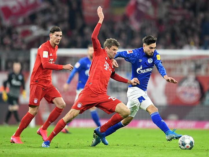Fußball: Bundesliga, Bayern München gegen Schalke 04. Foto: Tobias Hase/dpa