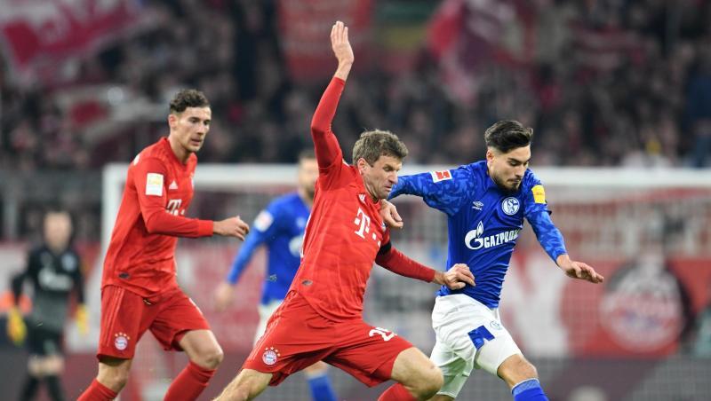 Fußball: Bundesliga, Bayern München gegen Schalke 04. Foto: Tobias Hase/dpa