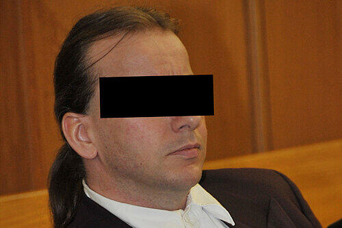 Der Kinderschänder vor Gericht: Weil er die Sexualtherapie in der Haft geschmissen hatte, drohte dem Fernfahrer Oliver B. (36) die nachträgliche Sicherungsverwahrung. Doch es kam anders.