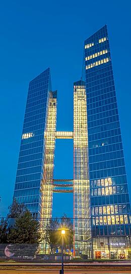 126 Meter: Highlight Towers