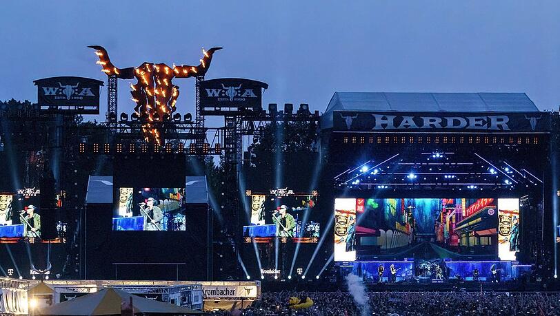 Nach der Schlamm-Katastrophe im Jahr 2023 hoffen die Wacken-Fans in diesem Jahr auf bessere Wetterbedingungen