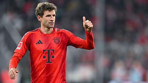 Sportvorstand Max Eberl sieht die Bayern im Klassiker als klaren Favoriten. Und was sagt Thomas Müller?