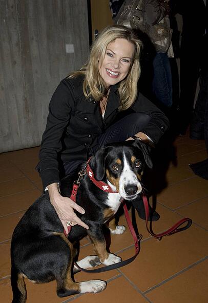 Nina Ruge mit Familienhund Lupo: Von Martin Rütter bekam die TV-Schönheit ein deutliches Feedback zu hören. Nina Ruge mit Familienhund Lupo: Von Martin Rütter bekam die TV-Schönheit ein deutliches Feedback zu hören.