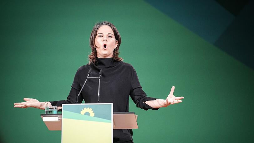 Annalena Baerbock: "Wir liefern direkt nicht nach Saudi-Arabien", ein Land "wo Menschenrechte mit Füßen getreten werden".