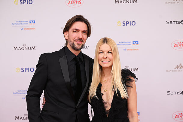 Tina Kaiser und ihr Partner, der Münchner Produzent, Max Wiedemann heuer beim 49. Deutschen Filmball.