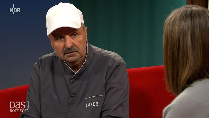 Johann Lafer sprach in der NDR-Sendung "DAS! Rote Sofa" über seinen Kampf gegen den Krebs. Johann Lafer sprach in der NDR-Sendung "DAS! Rote Sofa" über seinen Kampf gegen den Krebs.