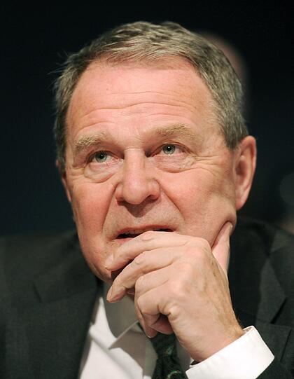 FDP-Minister Wolfgang Heubisch
befördert auch.