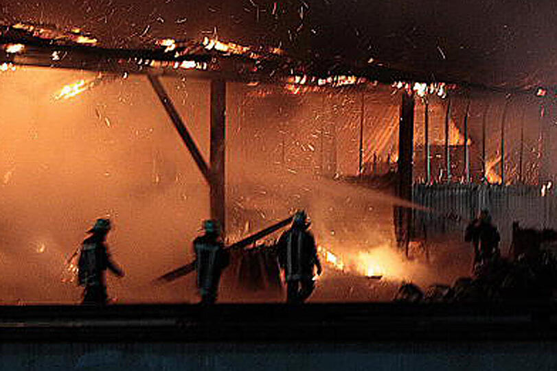 Ein Feuer-Inferno im Landkreis Passau hat einen Millionenschaden verursacht.