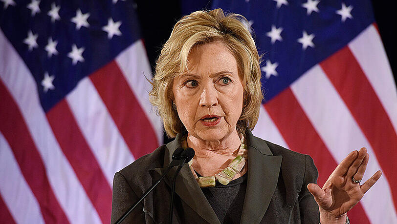Hillary Clinton war wegen der Nutzung ihrer privaten E-Mail-Adresse für dienstliche Korrespondenz in die Kritik geraten. Hillary Clinton war wegen der Nutzung ihrer privaten E-Mail-Adresse für dienstliche Korrespondenz in die Kritik geraten.