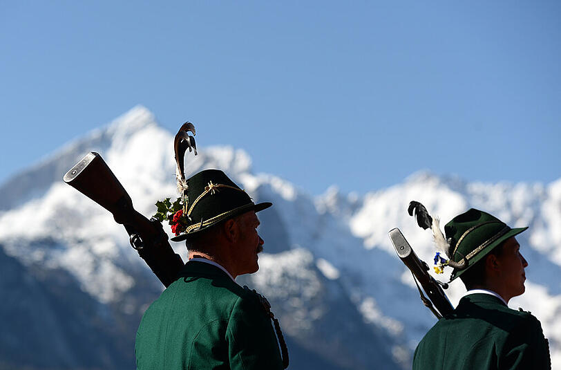 Die Bilder vom Patronatstag der bayerischen Gebirgsschützen in Garmisch-Partenkirchen.