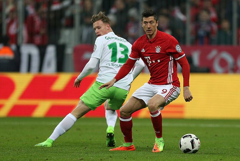 Robert Lewandowski: Note 3 - Beschäftigte die Wölfe-Abwehr ständig, kam aber selten in Abschlussposition. Oder zu spät, wie nach Hummels&rsquo; Kopfballverlängerung (70.).