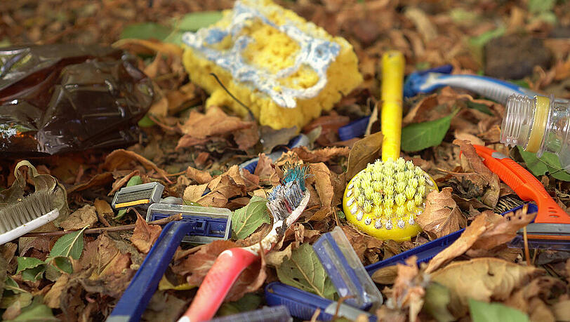 Besonders Plastikflaschen und Rasierklingen schaden der Umwelt Besonders Plastikflaschen und Rasierklingen schaden der Umwelt