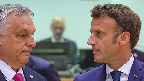 Neben dem Kompromiss zum Öl-Embargo vereinbarten die Staats- und Regierungschefs, der Ukraine bis Ende des Jahres weitere Finanzhilfen von bis zu neun Milliarden Euro zur Verfügung stellen.