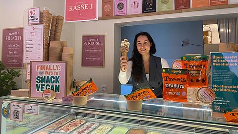 Für Lucy Allary ist immer Eiszeit: Sie hat drei Spezial-Sorten kreiert, die es bis Anfang November in ihren beiden Filialen geben wird.
