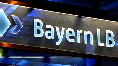 Die Preisgabe vertraulicher Bankinformationen kann die angeschlagene BayernLB hart treffen.