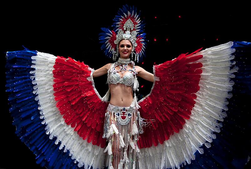 Miss Panama, Maricely del Carmen Gonzalez Pomares, zeigt ihr Federnkleid.