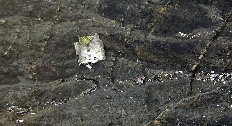 Die Suche nach Opfern in Seyne les Alpes geht weiter: Helikopter, Rettunsgwagen und Militär sind im Einsatz. Die Bilder...