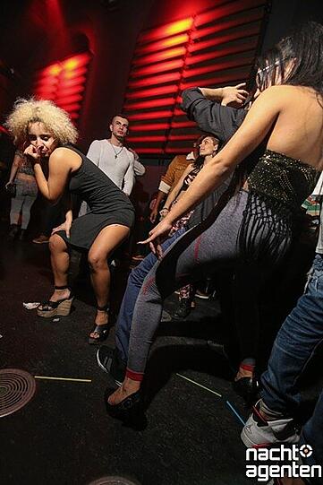 Zu Hip Hop und R'n'B-Sound wurde am 25.12 in der Muffathalle geshaked was das Zeug hält. Unter dem Motto "No Booty No Party" heizten vor allem die Münchnerinnen dem Dancefloor ganz schön ein.