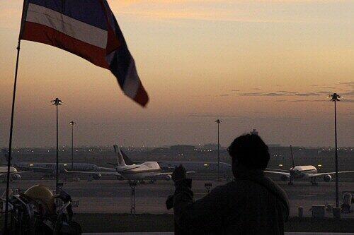 Für die Gestrandeten bewegt sich nichts: Flughafen in Bangkok
