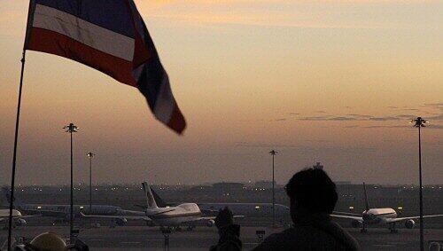 Für die Gestrandeten bewegt sich nichts: Flughafen in Bangkok Für die Gestrandeten bewegt sich nichts: Flughafen in Bangkok