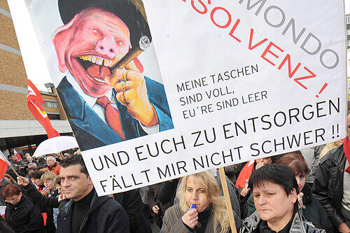 Drastischer Protest: Demonstranten empörten sich über Bosse.