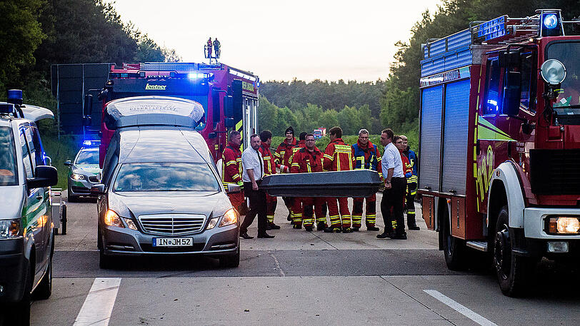Die 20-Jähriger starb noch an der Unfallstelle.