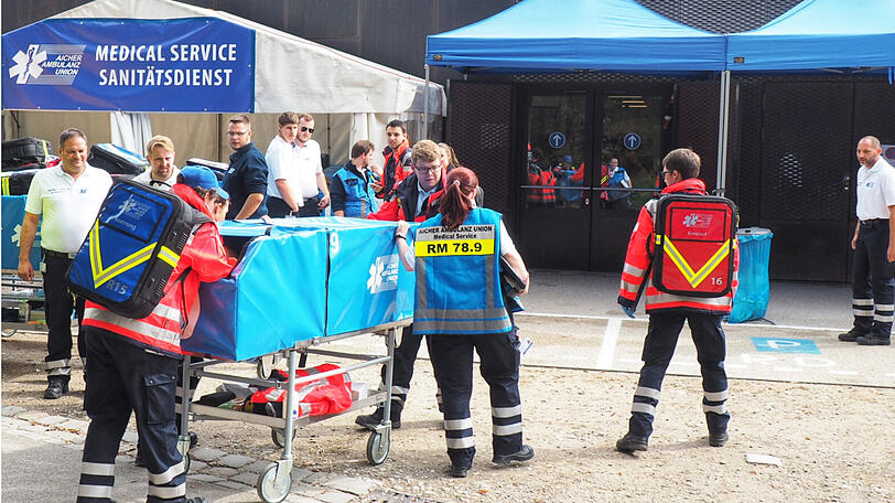Die Sanitäter sind auf der Wiesn im Dauereinsatz.
