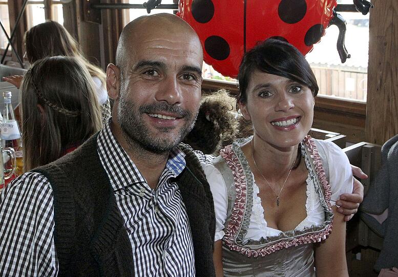 Pep Guardiola und seine Frau Cristina feiern bereits zum dritten Mal mit dem FC Bayern während der Wiesn-Zeit.